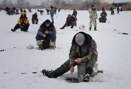 5 февраля 2011. Волгоградская область, Иловлинский район. Озеро Большой Ильмень. Соревнования по зимней рыбалке.