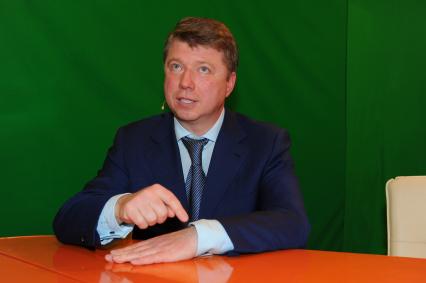 Руководитель Департамента СМИ и рекламы Москвы Владимир Черников. В ИД КП. 06 декабря 2011 года.