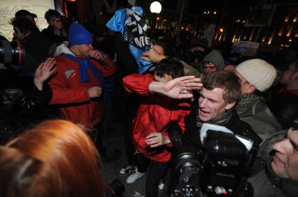 На Триумфальной площади, где проходит митинг оппозиции. Москва. 06 декабря 2011 года.