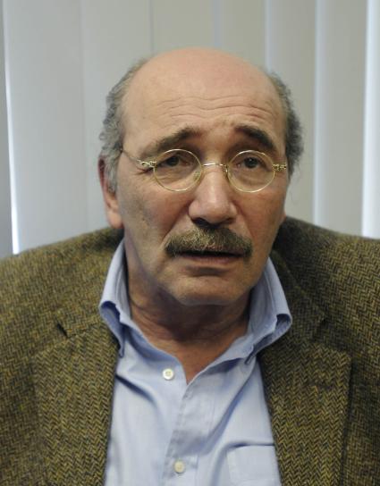 Писатель Александр Кабаков. 20 ноября 2009 года.