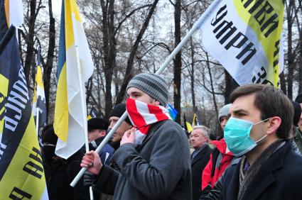 Участники санкционированного митинга против фальсификации результатов прошедших выборов в Госдуму РФ ЗА ЧЕСТНЫЕ ВЫБОРЫ на Болотной площади. Москва. 11 декабря  2011 года.