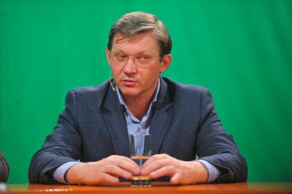 Владимир Рыжков - сопредседатель Партии народной свободы ПАРНАС. В ИД КП. 13 декабря 2011 года.