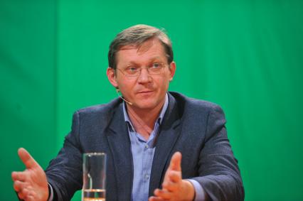 Владимир Рыжков - сопредседатель Партии народной свободы ПАРНАС. В ИД КП. 13 декабря 2011 года.