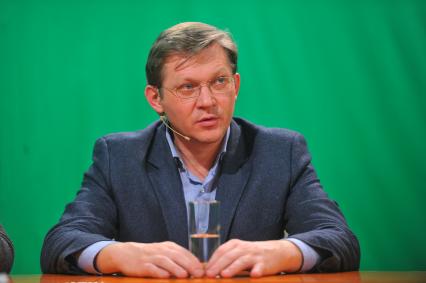 Владимир Рыжков - сопредседатель Партии народной свободы ПАРНАС. В ИД КП. 13 декабря 2011 года.
