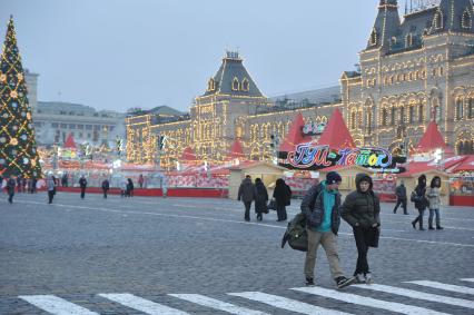 Москва центр города, люди. 15 Декабря 2011 года