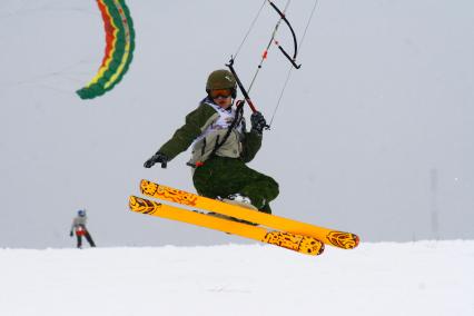 Занятия кайтингом в Нижнем Новгороде. 26 января 2008 года.