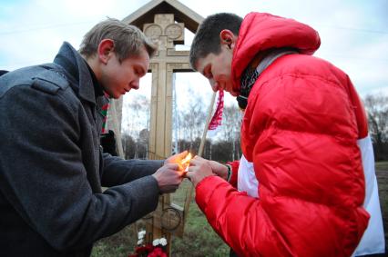 Болельщики почтили память болельщика ФК СПАРТАК  Егора Свиридова, убитого год назад. 06 декабря  2011 года.