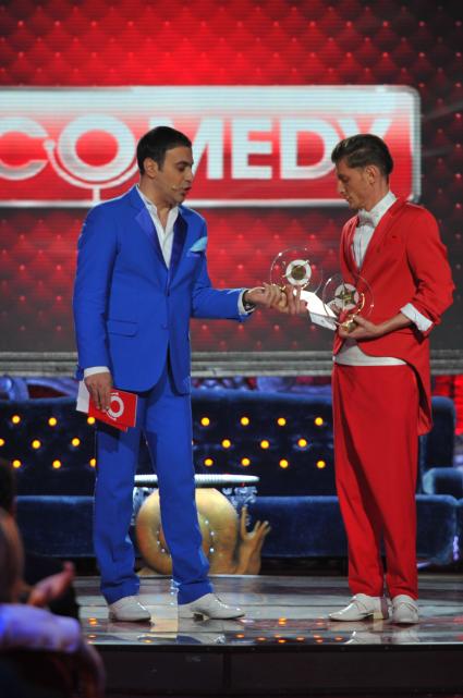 Comedy Club вручил новогодние награды. На снимке: резиденты COMEDY CLUB Гарик Мартиросян и Павел Воля. 07 декабря 2011 года.