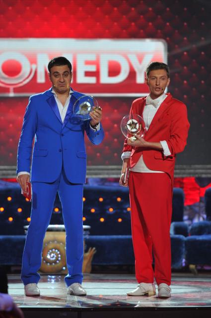 Comedy Club вручил новогодние награды. На снимке: резиденты COMEDY CLUB Гарик Мартиросян и Павел Воля. 07 декабря 2011 года.