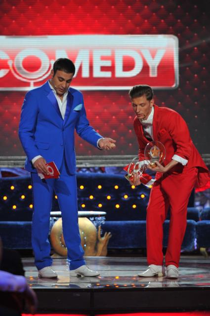 Comedy Club вручил новогодние награды. На снимке: резиденты COMEDY CLUB Гарик Мартиросян и Павел Воля. 07 декабря 2011 года.