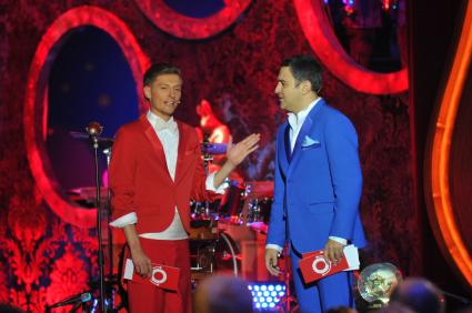 Comedy Club вручил новогодние награды. На снимке: резиденты COMEDY CLUB Гарик Мартиросян и Павел Воля. 07 декабря 2011 года.