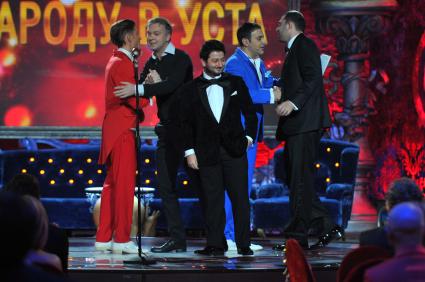 Comedy Club вручил новогодние награды. На снимке: резиденты COMEDY CLUB Гарик Мартиросян, Михаил Галустян, Сергей Светлаков, Павел Воля и Семен Слепаков. 07 декабря 2011 года.