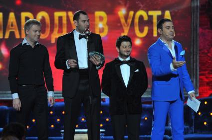 Comedy Club вручил новогодние награды. На снимке: резиденты COMEDY CLUB Гарик Мартиросян, Михаил Галустян, Семен Слепаков и Сергей Светлаков. 07 декабря 2011 года.