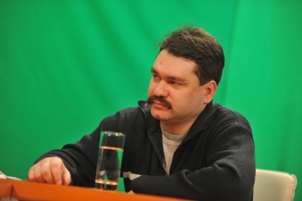 Ведущий эксперт Центра политической конъюнктуры России Павел Салин. В ИД КП. 19 декабря 2011 года.