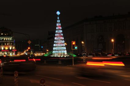 г. Москва. Новогодняя елка в городе.  17 декабря 2011 года.