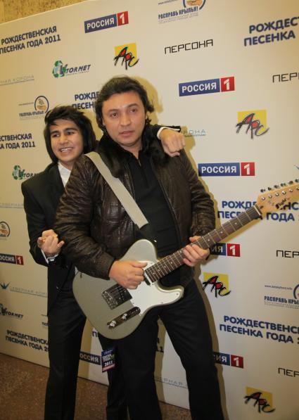Церемония вручения премии \"Песенка года 2011\". На снимке генеральный директор музыкального конкурса \"Новая Волна\" Александр Румянцев (справа). 07 декабря 2011 года.