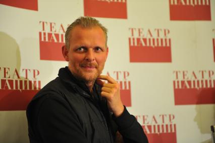 Премьера сценической версии произведения Августа Стриндберга ФРЕКЕН ЖЮЛИ в ТЕАТРЕ НАЦИЙ. На снимке: режиссер спектакля Томас Остермайер. Москва. 19 декабря 2011 года.
