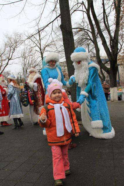 ПАРАД ДЕДОВ МОРОЗОВ. КРАСНОДАР. 24.12.2011.