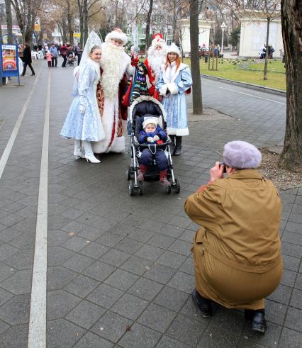 ПАРАД ДЕДОВ МОРОЗОВ. КРАСНОДАР. 24.12.2011.