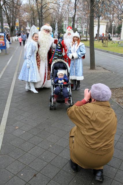 ПАРАД ДЕДОВ МОРОЗОВ. КРАСНОДАР. 24.12.2011.