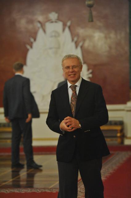 Президент ПХК ЦСКА Вячеслав Фетисов перед началом ежегодного послания президента России Дмитрия Медведева Федеральному Собранию РФ в Георгиевском зале Кремля. Москва. 22 декабря 2011 года.