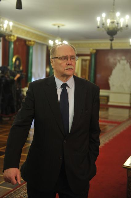 Депутат Госдумы РФ Владимир Бортко перед началом ежегодного послания президента России Дмитрия Медведева Федеральному Собранию РФ в Георгиевском зале Кремля. Москва. 22 декабря 2011 года.