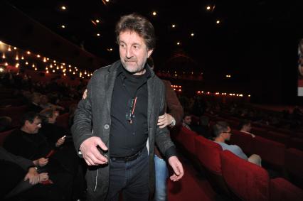 Премьера фильма МОЯ БЕЗУМНАЯ СЕМЬЯ в кинотеатре КАРО ОКТЯБРЬ. На снимке: актер Леонид Ярмольник. Москва. 26 декабря 2011 года.