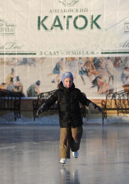 Зимние развлечения. Каток в саду \"Эрмитаж\". Москва. 14 декабря 2010 года.