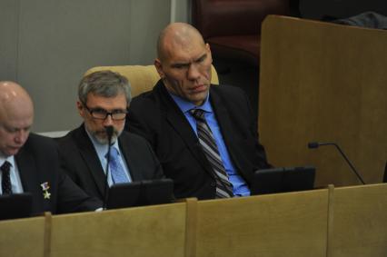 Первое пленарное заседание Госдумы РФ шестого созыва. На снимке: депутат Госдумы РФ Николай Валуев. 21 декабря 2011 года.
