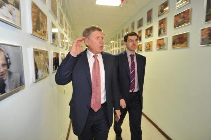Министр связи и массовых коммуникаций РФ Игорь Щеголев и главный редактор ЗАО ИД КП Владимир Сунгоркин. В ИД КП. 16 января 2012 года.