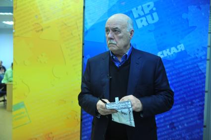 Руководитель предвыборного штаба кандидата в президенты Владимира Путина режиссер Станислав Говорухин. В ИД КП. 17 января 2012 года.
