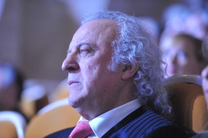 Торжественный вечер, посвященный Дню работника прокуратуры РФ. На снимке: поэт Илья Резник. 12 января 2012 года.