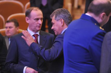 Торжественный вечер, посвященный Дню работника прокуратуры РФ. На снимке: секретарь Совета безопасности РФ Николай Патрушев и глава МЧС РФ Сергей Шойгу. 12 января 2012 года.