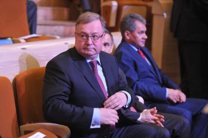 Торжественный вечер, посвященный Дню работника прокуратуры РФ. На снимке: председатель Счетной палаты РФ Сергей Степашин, министр внутренних дел РФ Рашид Нургалиев и глава МЧС РФ Сергей Шойгу (слева направо). 12 января 2012 года.