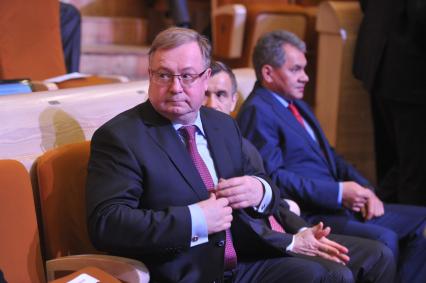 Торжественный вечер, посвященный Дню работника прокуратуры РФ. На снимке: председатель Счетной палаты РФ Сергей Степашин, министр внутренних дел РФ Рашид Нургалиев и глава МЧС РФ Сергей Шойгу (слева направо). 12 января 2012 года.