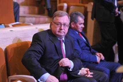 Торжественный вечер, посвященный Дню работника прокуратуры РФ. На снимке: председатель Счетной палаты РФ Сергей Степашин, министр внутренних дел РФ Рашид Нургалиев и глава МЧС РФ Сергей Шойгу (слева направо). 12 января 2012 года.