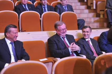 Торжественный вечер, посвященный Дню работника прокуратуры РФ. На снимке: первый вице-премьер РФ Виктор Зубков, председатель Счетной палаты РФ Сергей Степашин и министр внутренних дел РФ Рашид Нургалиев. 12 января 2012 года.