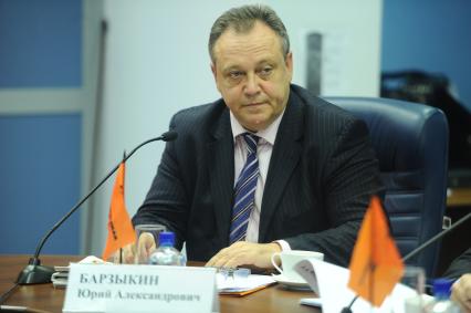 Юрий Барзыкин - вице-президент РСТ. Во время пресс-конференции в ИД КП. 19 января 2012.