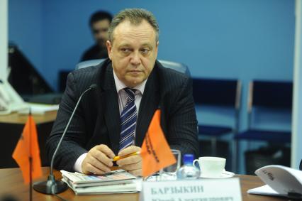 Юрий Барзыкин - вице-президент РСТ. Во время пресс-конференции в ИД КП. 19 января 2012.