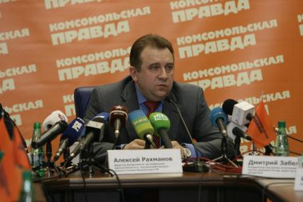 Директор департамента автомобильной промышленности министерства промышленности и торговли РФ Алексей Рахманов на пресс-конференции в КП. 28 мая 2009 года.