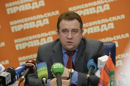 Директор департамента автомобильной промышленности министерства промышленности и торговли РФ Алексей Рахманов на пресс-конференции в КП. 28 мая 2009 года.