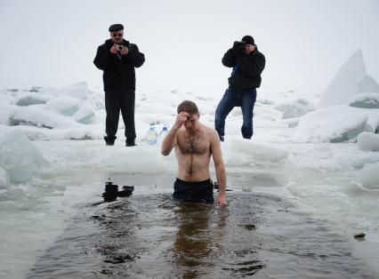 19 января 2012. Волгоградская область, Дубовка. Местные жители празднуют Крещение Господне.