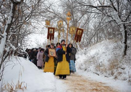 19 января 2012. Волгоградская область, Дубовка. Местные жители празднуют Крещение Господне.