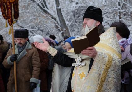 19 января 2012. Волгоградская область, Дубовка. Местные жители празднуют Крещение Господне.