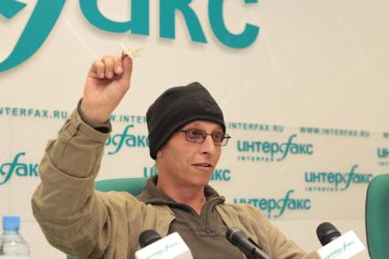 Актер, сценарист, режиссер Иван Охлобыстин во время пресс-конференция в агентстве \"Интерфакс\". Москва. 05 сентября 2011 года.
