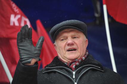 Во время митинга КПРФ ЗА ДОСТОЙНУЮ ЖИЗНЬ И ЧЕСТНЫЕ ВЫБОРЫ на Манежной площади. На снимке: лидер КПРФ Геннадий Зюганов. 21 января 2012 года.