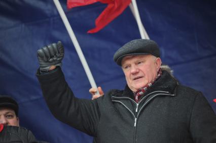 Во время митинга КПРФ ЗА ДОСТОЙНУЮ ЖИЗНЬ И ЧЕСТНЫЕ ВЫБОРЫ на Манежной площади. На снимке: лидер КПРФ Геннадий Зюганов. 21 января 2012 года.