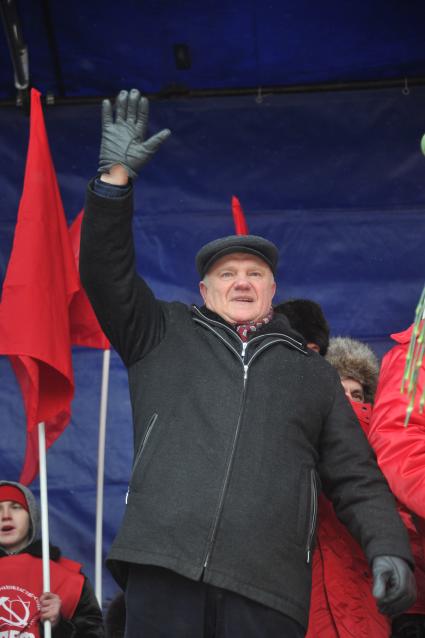 Во время митинга КПРФ ЗА ДОСТОЙНУЮ ЖИЗНЬ И ЧЕСТНЫЕ ВЫБОРЫ на Манежной площади. На снимке: лидер КПРФ Геннадий Зюганов. 21 января 2012 года.