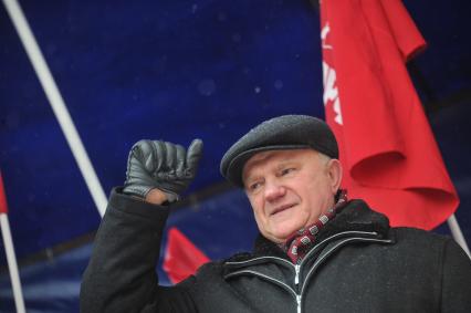 Во время митинга КПРФ ЗА ДОСТОЙНУЮ ЖИЗНЬ И ЧЕСТНЫЕ ВЫБОРЫ на Манежной площади. На снимке: лидер КПРФ Геннадий Зюганов. 21 января 2012 года.