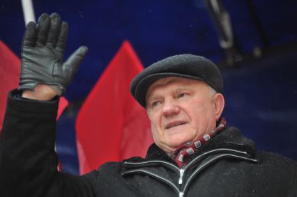 Во время митинга КПРФ ЗА ДОСТОЙНУЮ ЖИЗНЬ И ЧЕСТНЫЕ ВЫБОРЫ на Манежной площади. На снимке: лидер КПРФ Геннадий Зюганов. 21 января 2012 года.